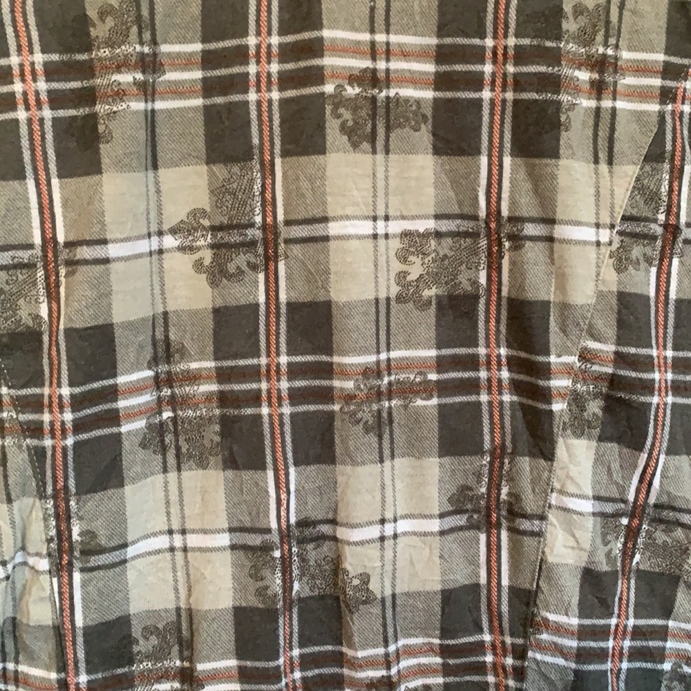 Low cut button up - Picture 4 of 4